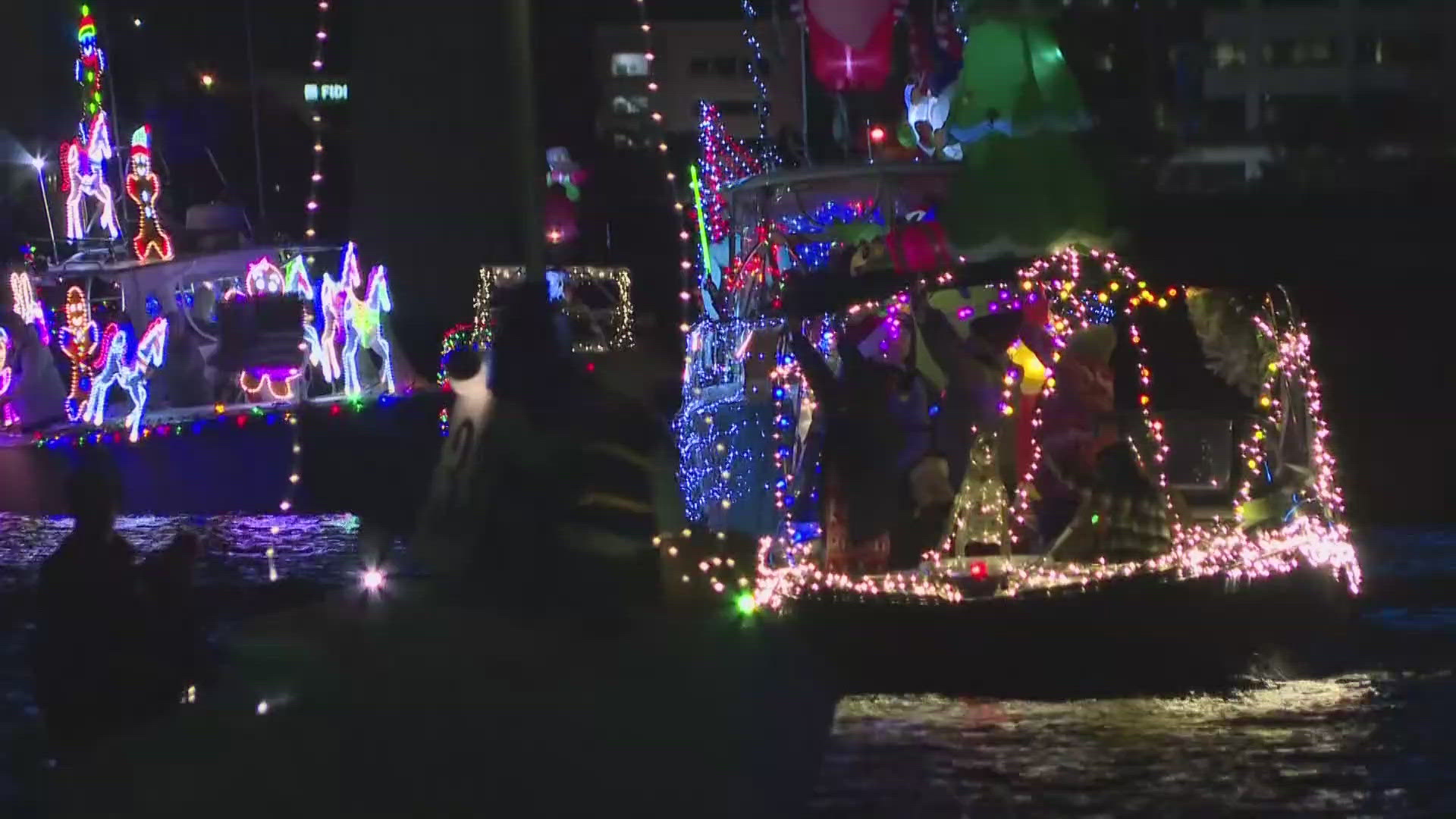 53 boats bring Christmas spirit to Jacksonville in 40th Annual Light