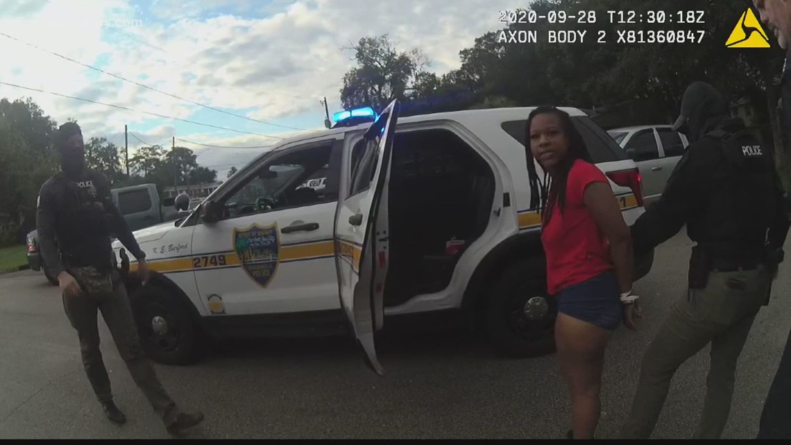 Bodycam video released in case of woman charged with shooting cop - Vimarsana News
