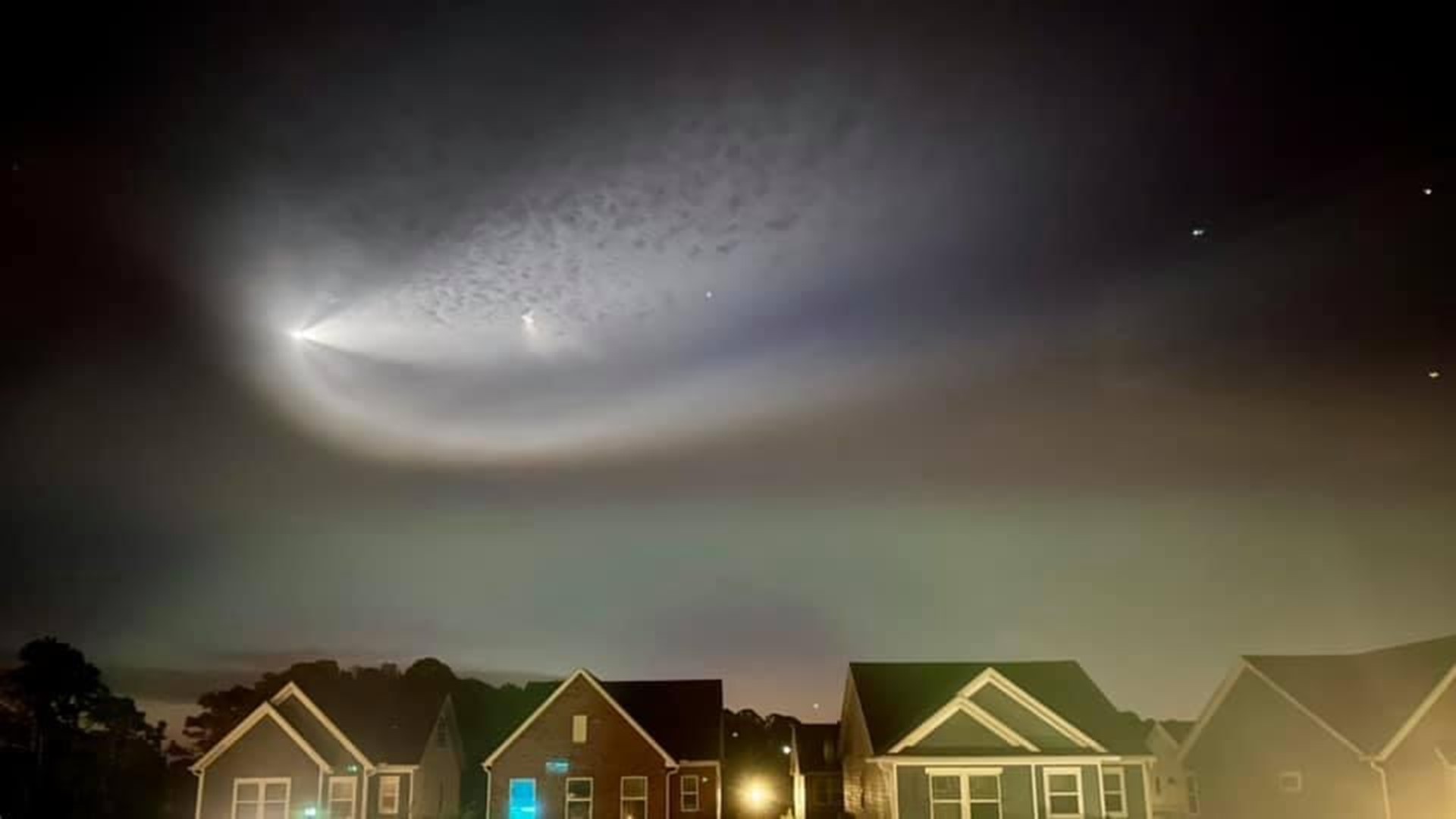 PHOTOS: SpaceX launch lights up the sky over Florida | firstcoastnews.com