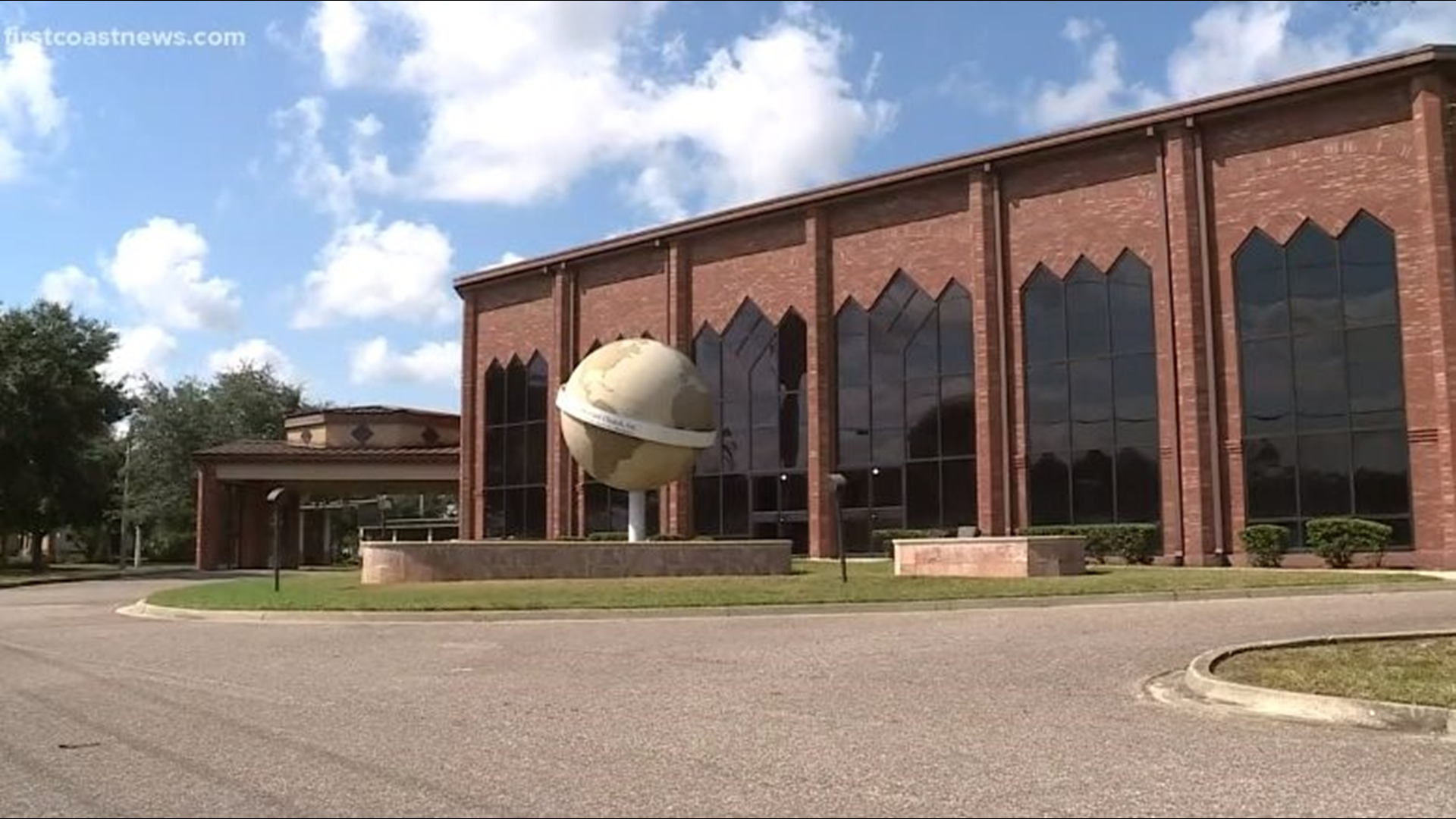 Pastor Rodney Washington's wife sues church board after being kicked