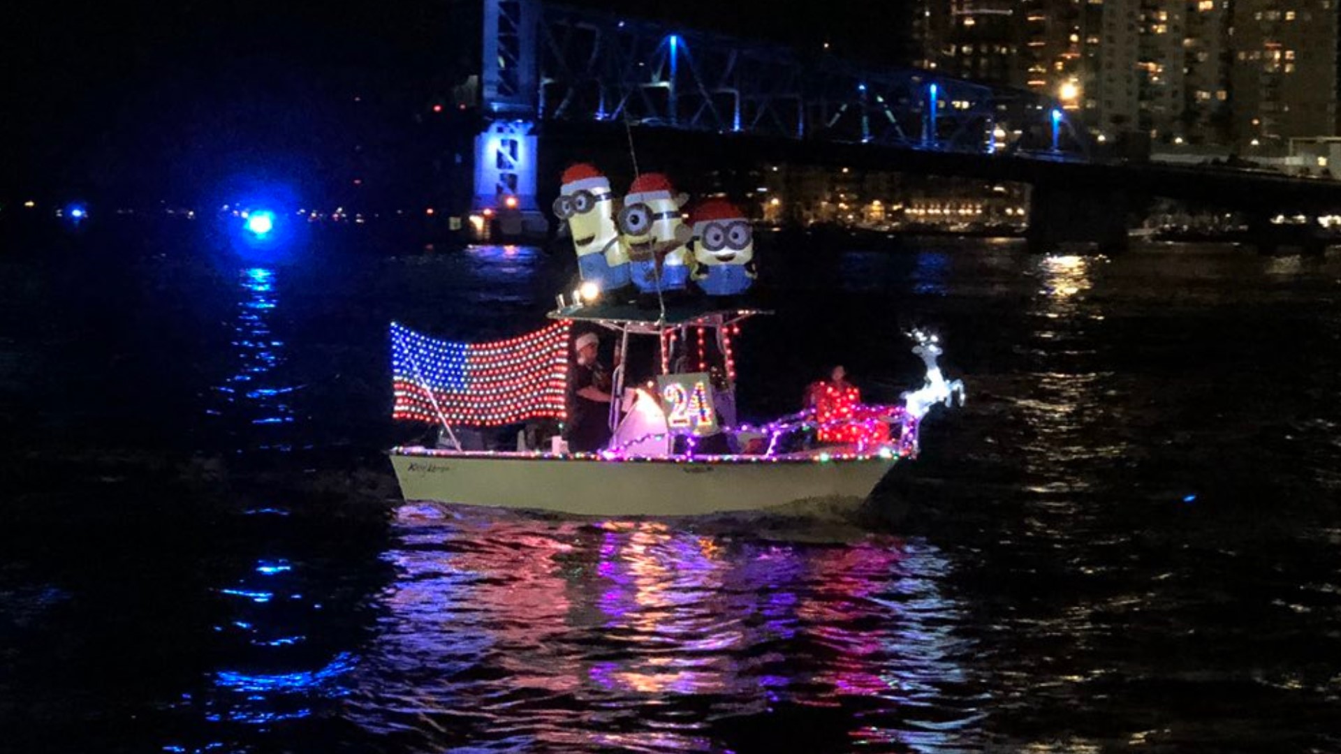 PHOTOS Twinkling boats take to St. Johns River for annual Jacksonville