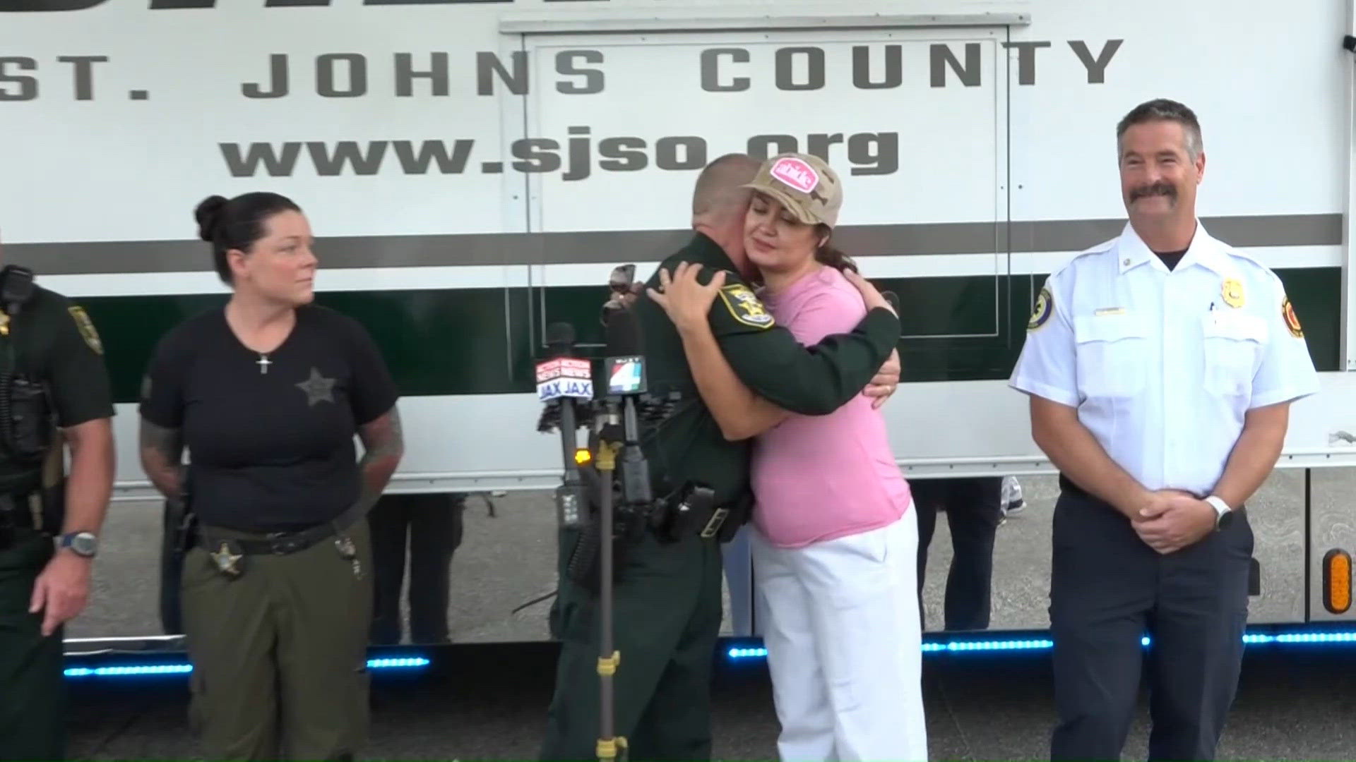 Mother finds out missing autistic teen is safe during news conference