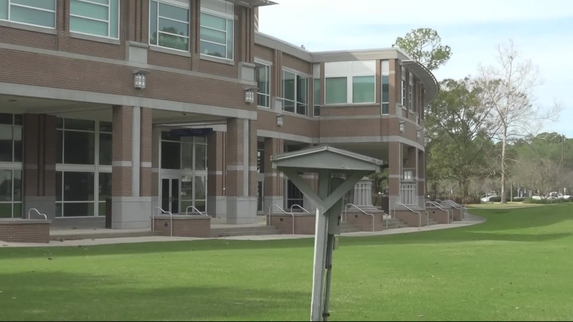 Governor DeSantis wants data about diversity classes in colleges - Vimarsana News