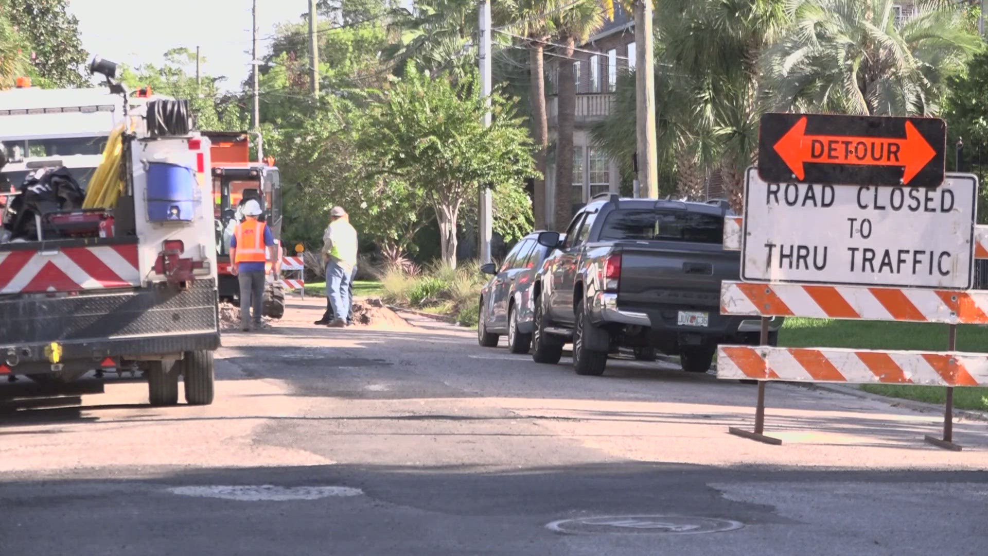 The Jacksonville Fire and Rescue Department says a broken gas line has occurred in the 1900 block of Market Street. Please avoid the area if possible.