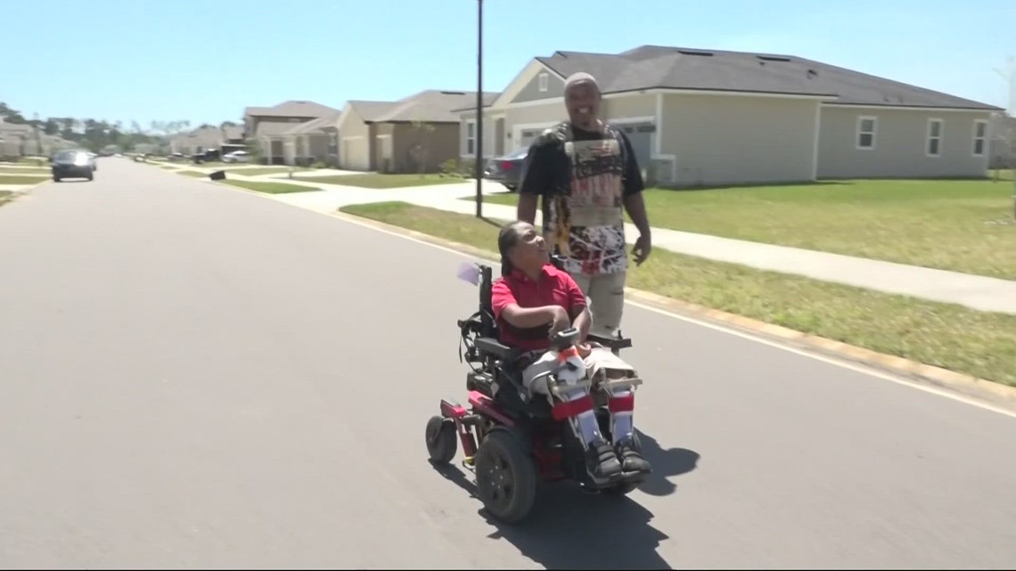Bus delays becoming big problem for Jacksonville father - Vimarsana News