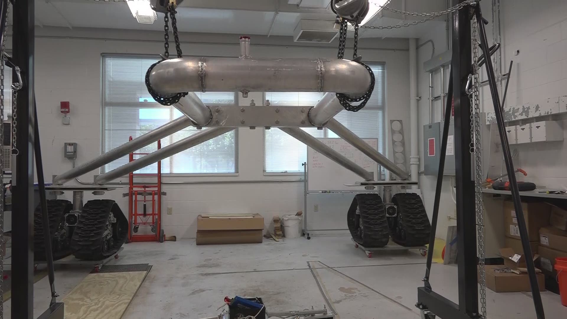 UNF Professor designs 3,000 pound rover machine