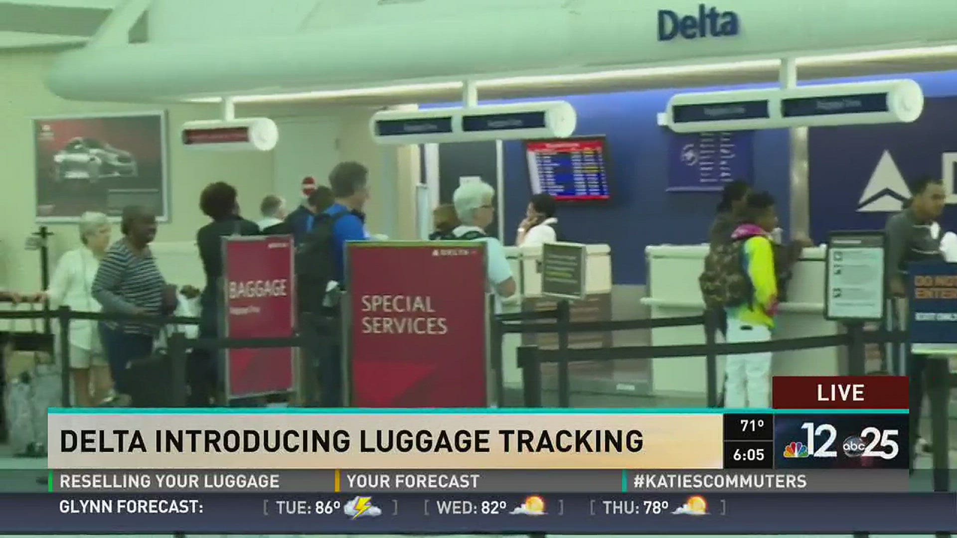Baggage Chaos at Airports Getting So Bad Flyers Turning to Tracking Devices   Bloomberg