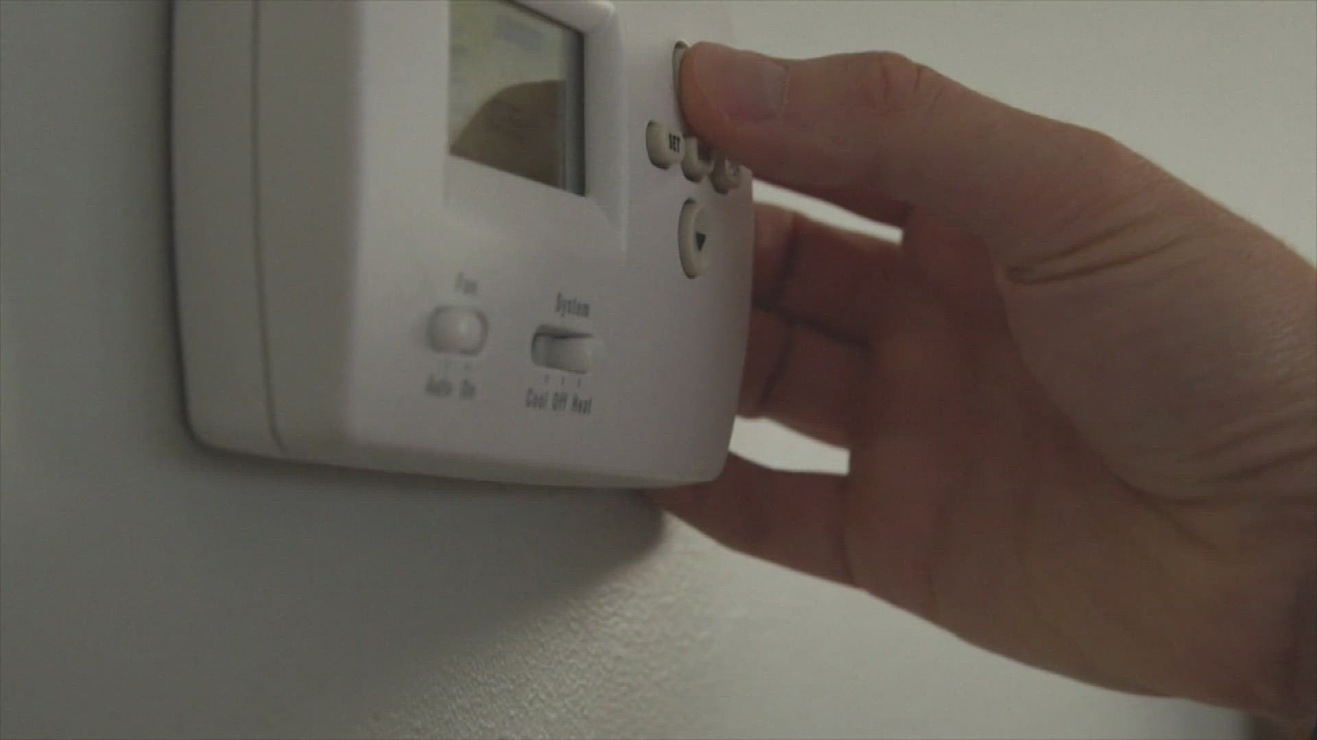 Financial advisors with First Florida Credit Union say just by turning up the temperature on your thermostat by one degree, it could save 3% on your bill.