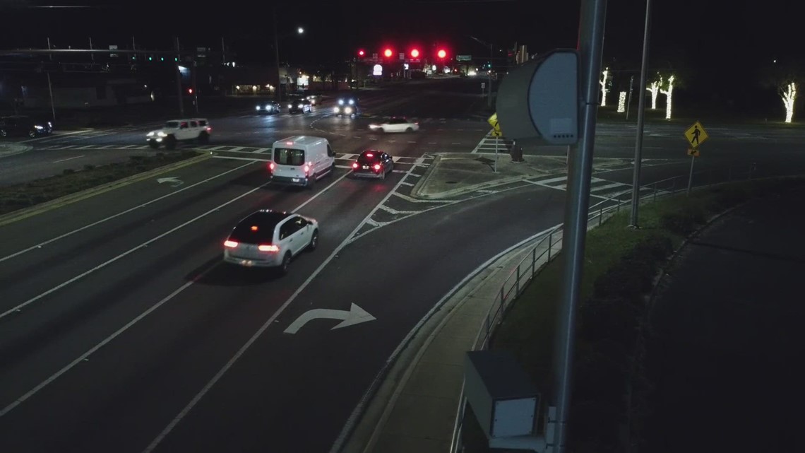 Two Florida lawmakers propose banning red light cameras statewide