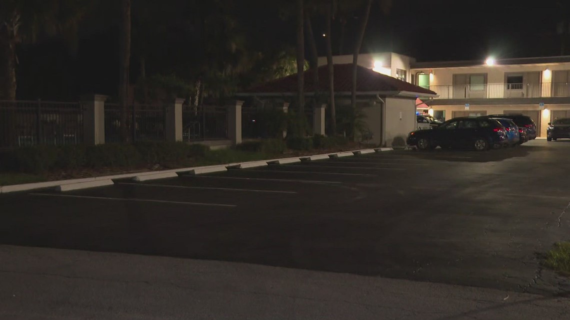 Father and 2 children nearly drowned in St. Augustine hotel pool - Vimarsana News