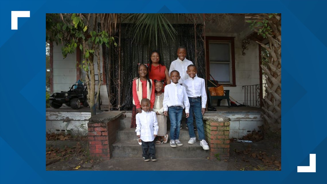 'I will be there': Jacksonville woman, 6 adopted grandchildren celebrate first Christmas together - Vimarsana News