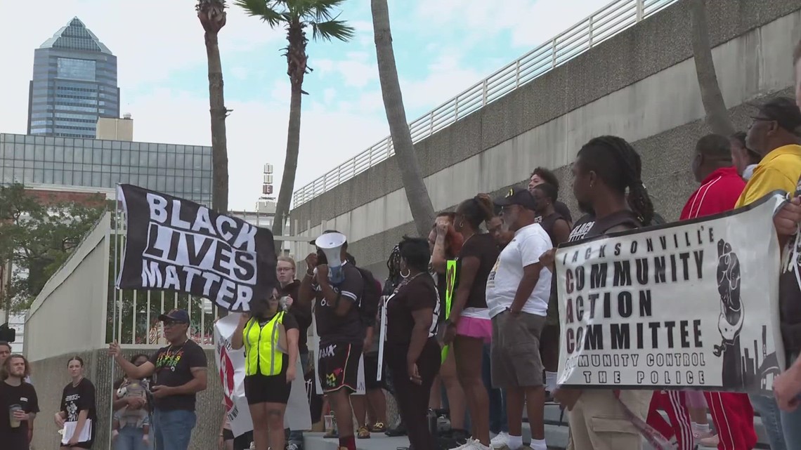 Protesters call for justice outside JSO headquarters after arrest video