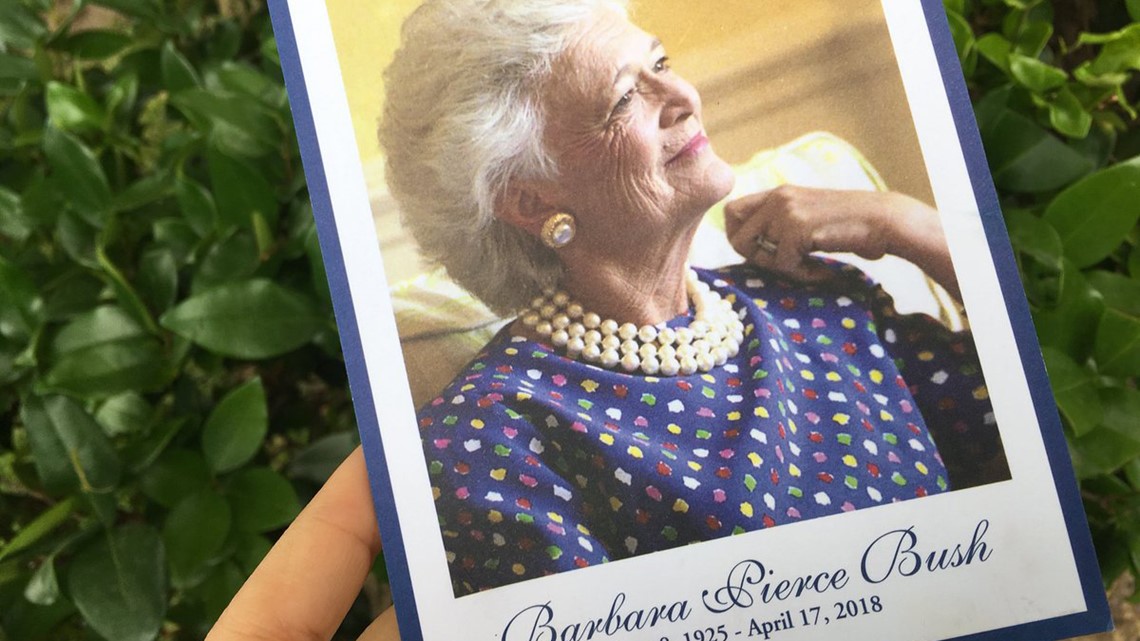 122 Barbara Bush Pearls Stock Photos, High-Res Pictures, and Images - Getty  Images