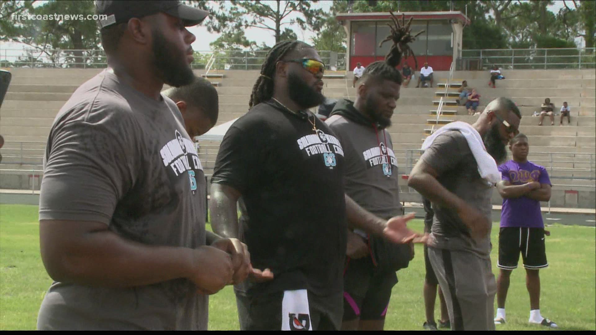 Solomon Kindley hosts football camp at Raines