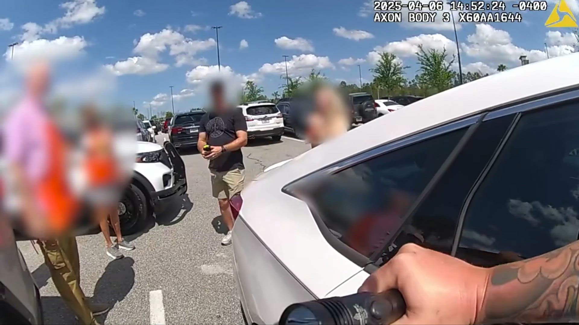 Deputy smashes window to rescue dog locked in hot car at St. Johns ...