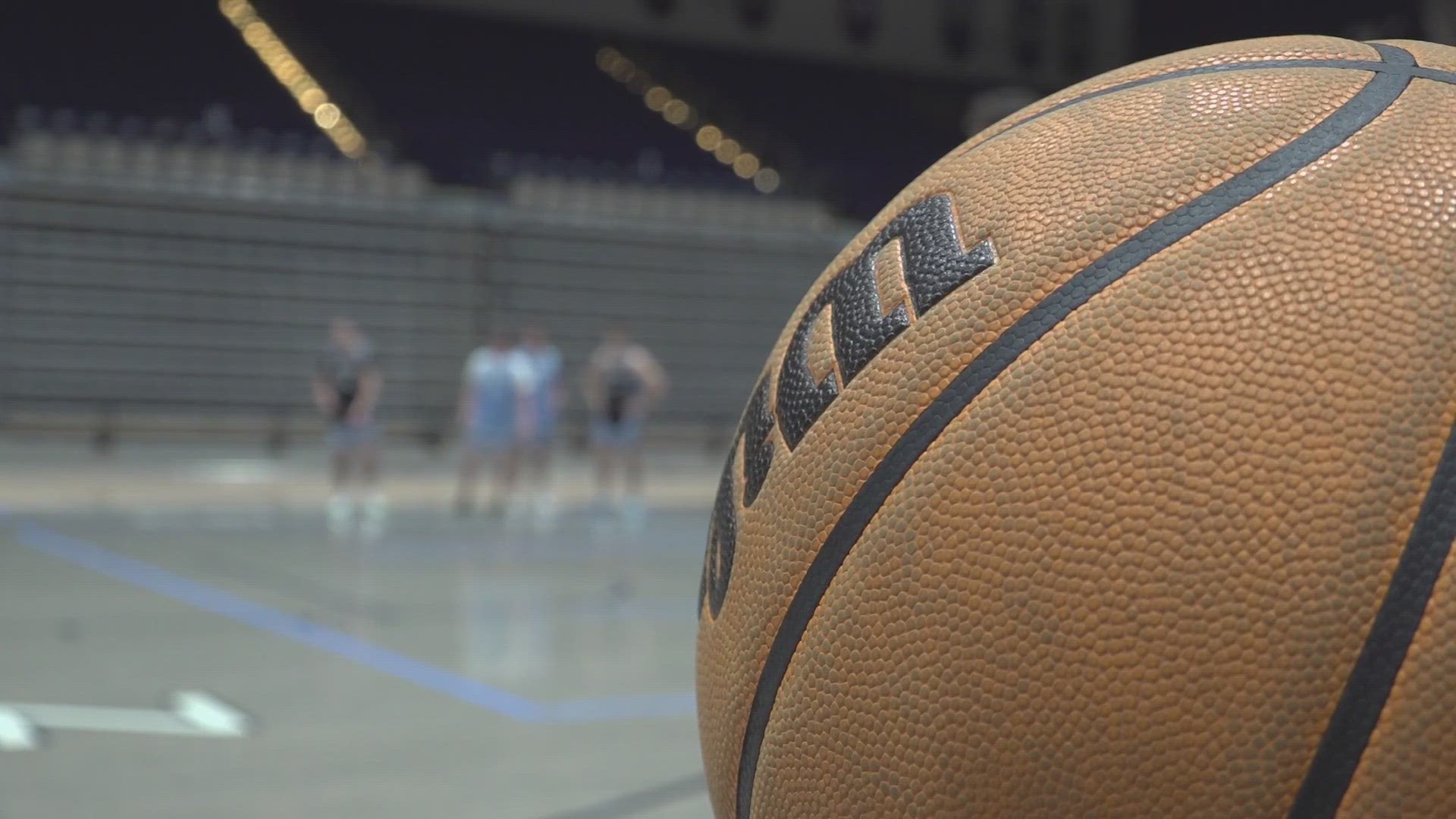 The Boys and Girls basketball teams practiced at UNF before they hit the road on Thursday.