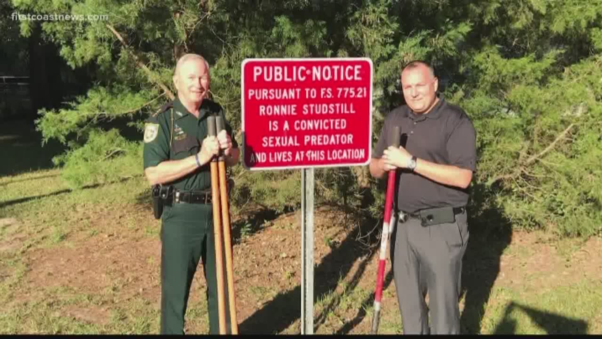 Nassau County Sheriffs Office Placing Signs Outside Sexual Predators Homes Ahead Of Halloween 6101