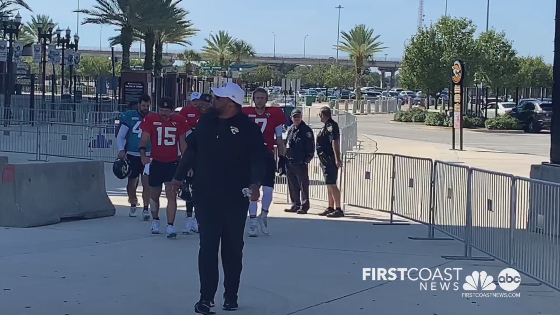 Foles returned to Jags practice Wednesday for the first time since breaking his collar bone in the season opener.