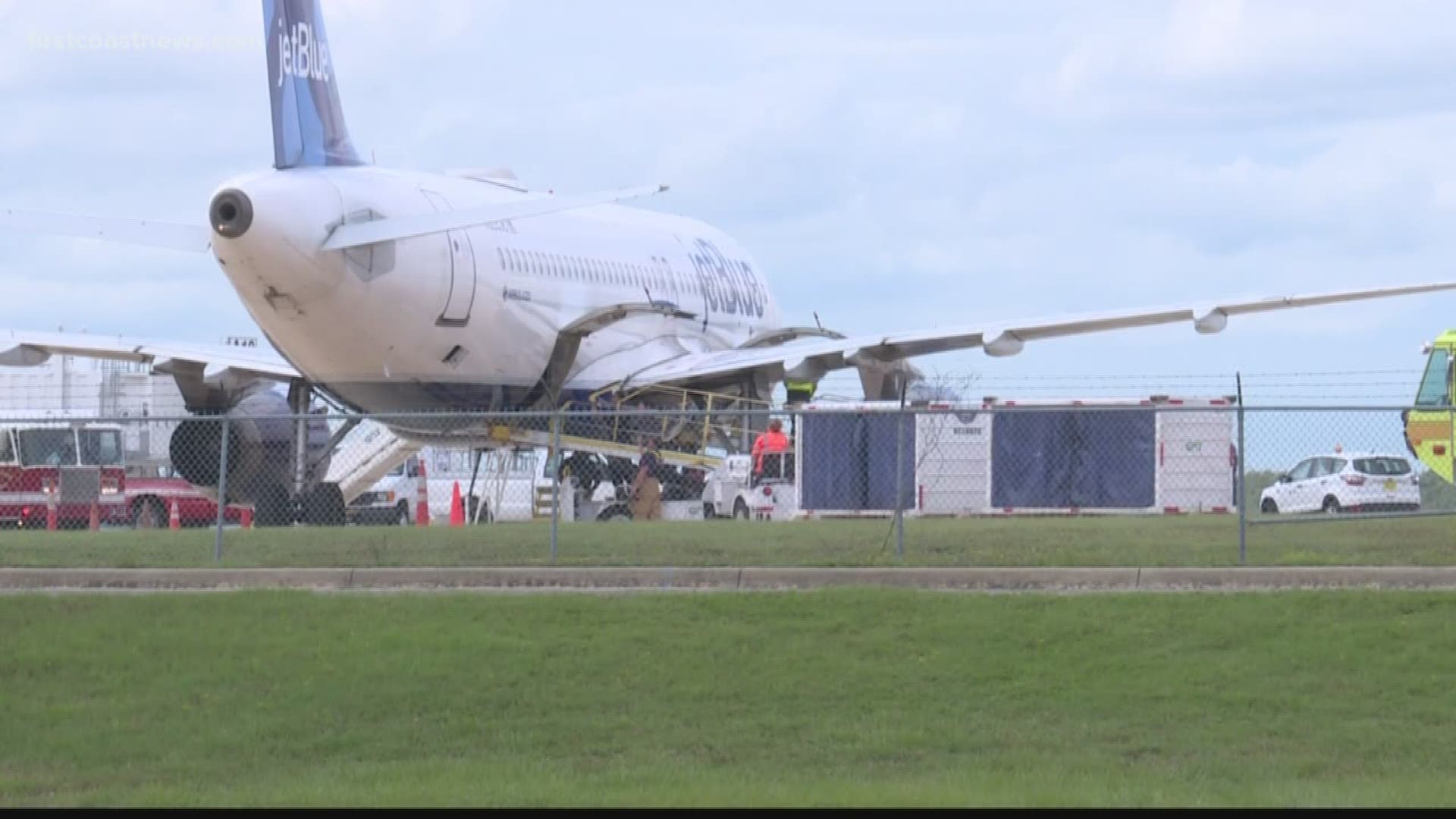 A plane carrying 152 people landed safely in Jacksonville Monday after their plane made an emergency landing due to a fire indicator light.