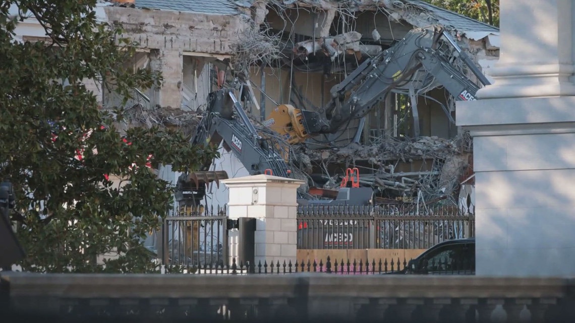 The White House starts demolishing part of the East Wing to build Trump ...