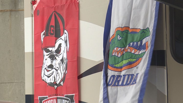 Private lots accommodate Georgia-Florida fans, tailgaters in midst of changes this year