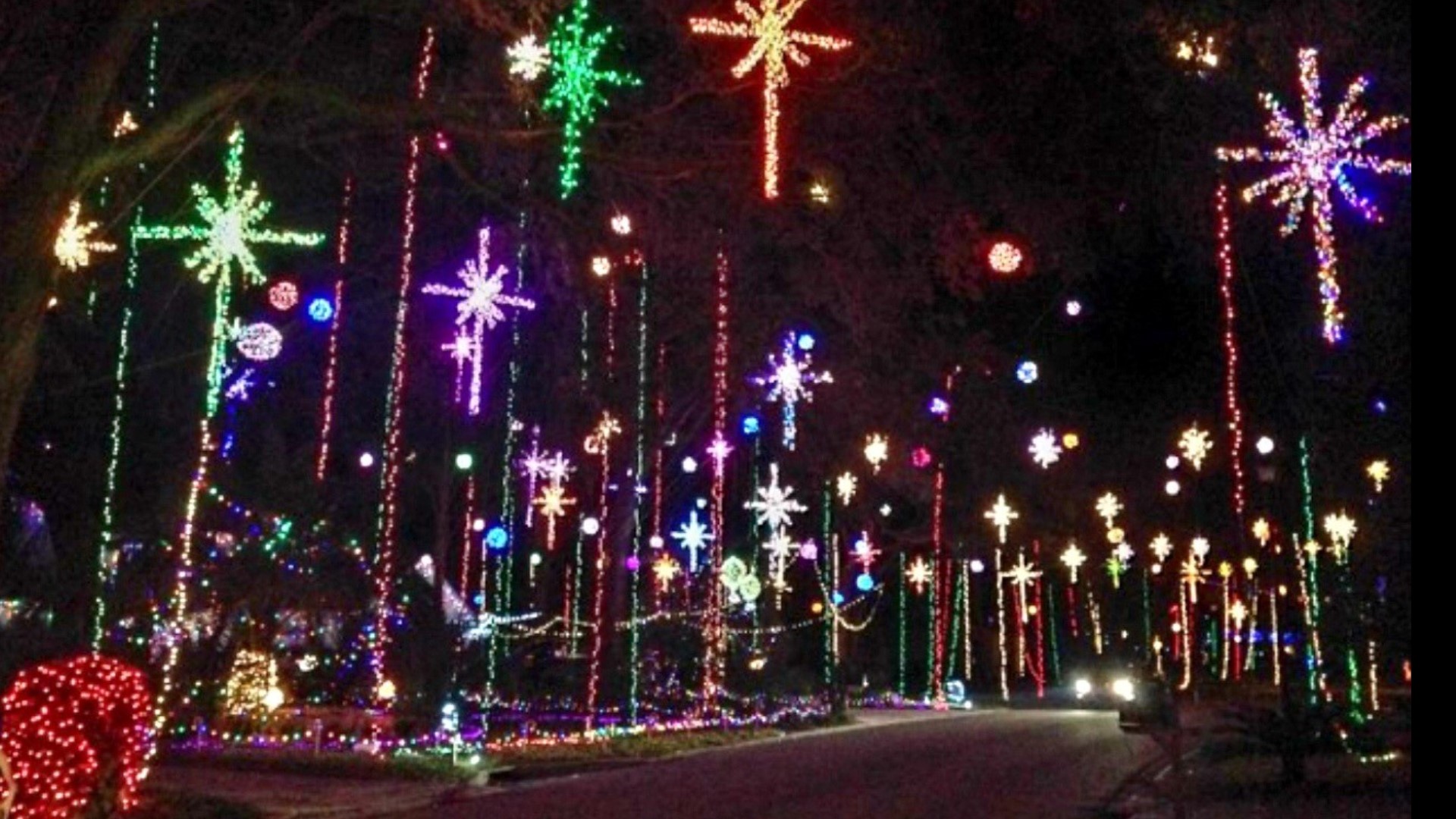 Blackhawk Bluff/Girvin Road holiday lights display in Jacksonville