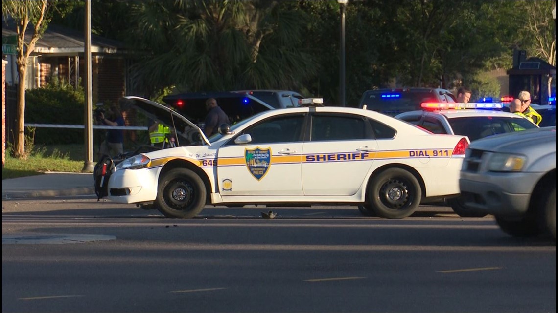 JSO investigating 2 same-day patrol car crashes | firstcoastnews.com