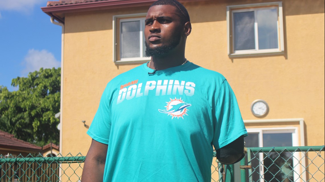 Dolphins make Kendrick Norton, who lost arm in car accident, honorary  preseason captain