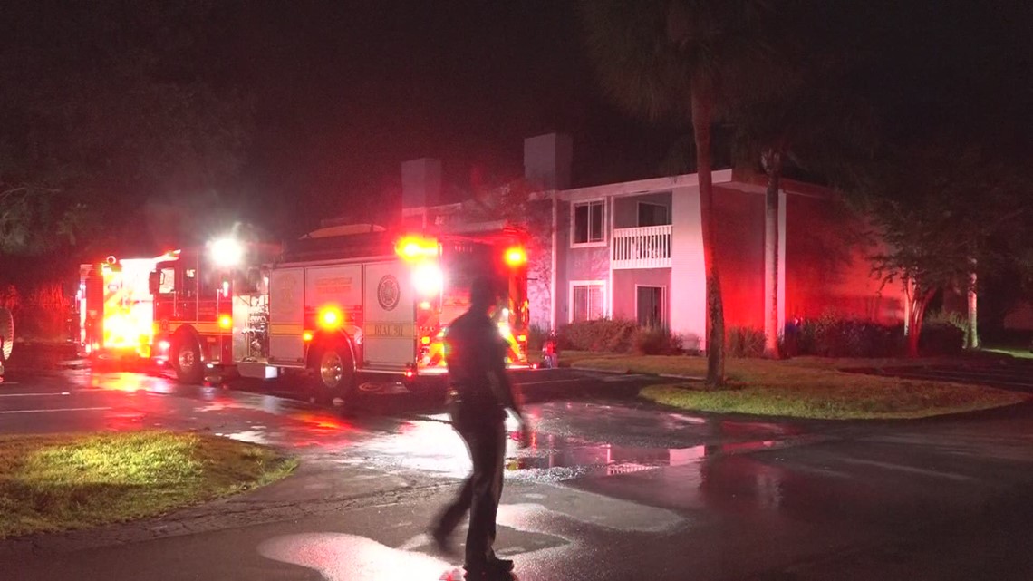 Family escapes apartment fire in Mayport area | firstcoastnews.com