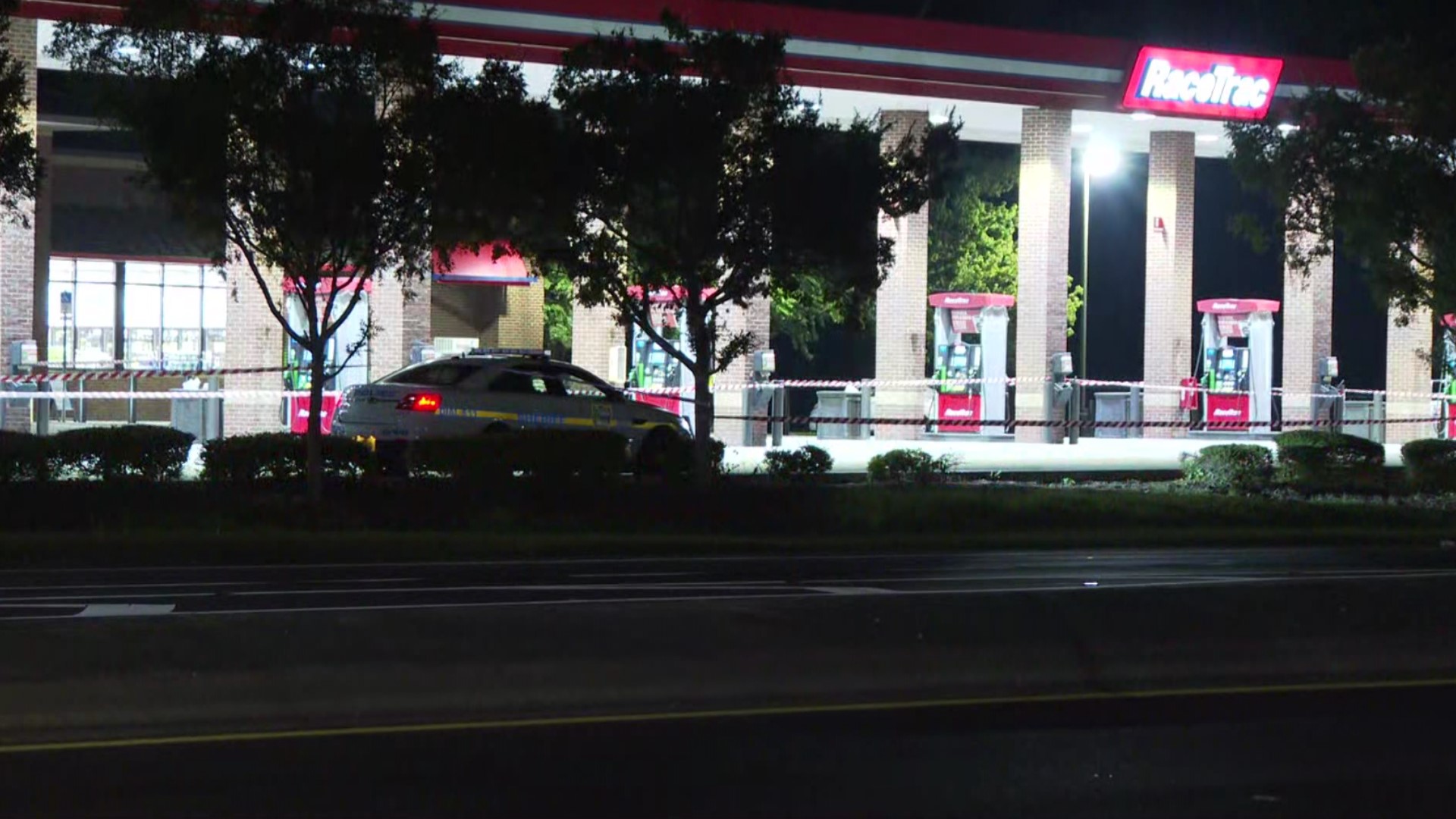 JSO says officers responded to the gas station at approximately 7:55 p.m. on Saturday and found the man suffering from a shotgun wound to his left leg area.
