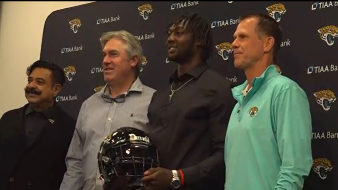 Jacksonville Jaguars Reveal Devin Lloyd's Jersey Number