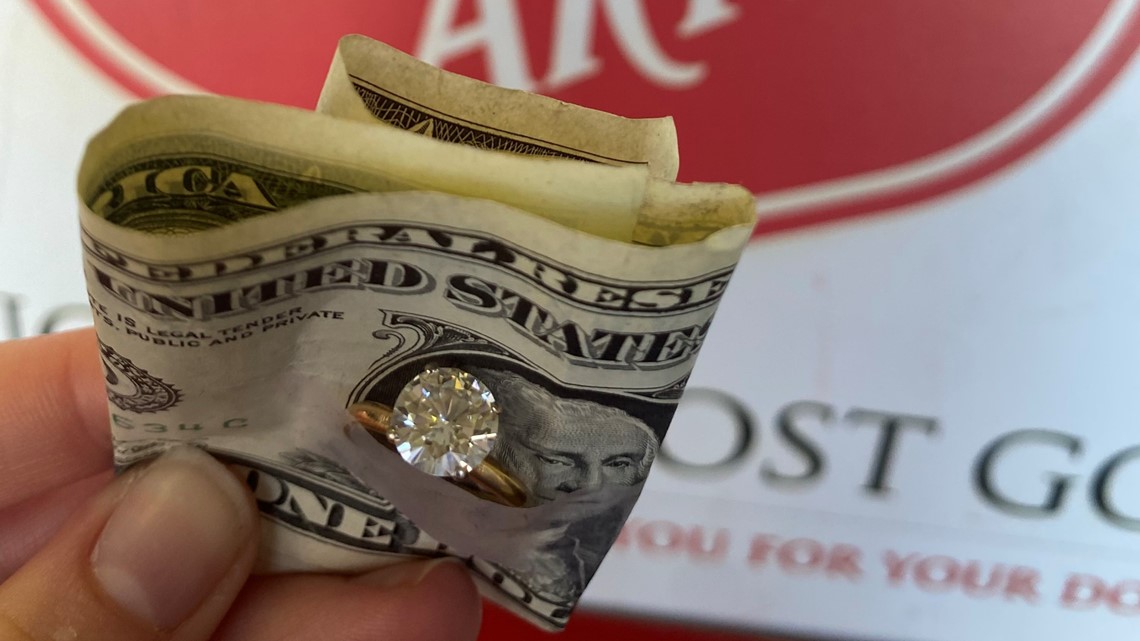 Anonymous donor puts diamond ring in Red Kettle at Florida Publix - Vimarsana News