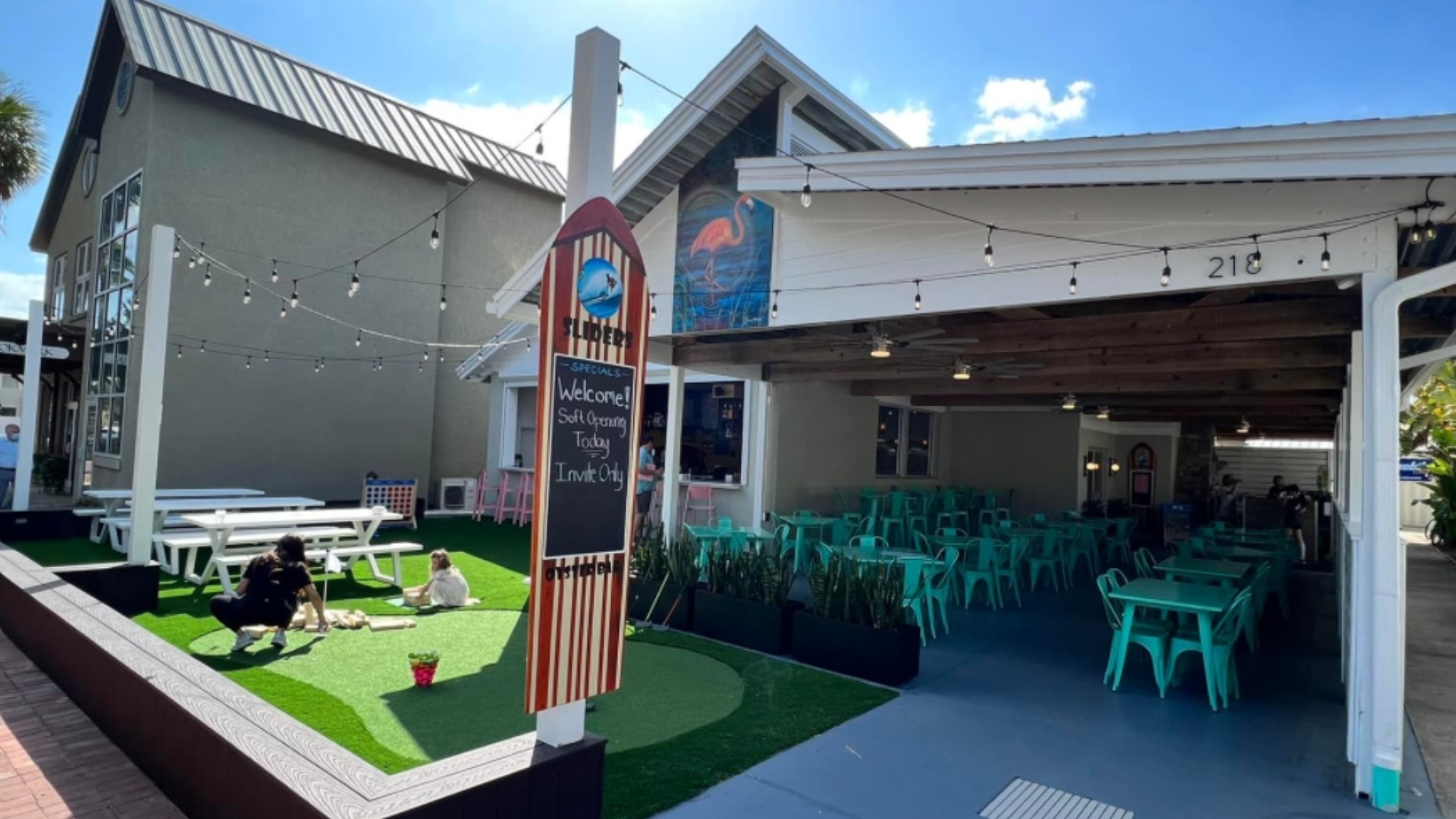 Sliders Oyster Bar in Neptune Beach announces reopening