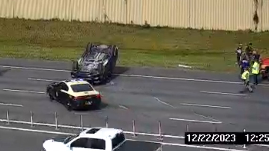 Car flips on I-295 westbound, closing two lanes near Buckman Bridge ...