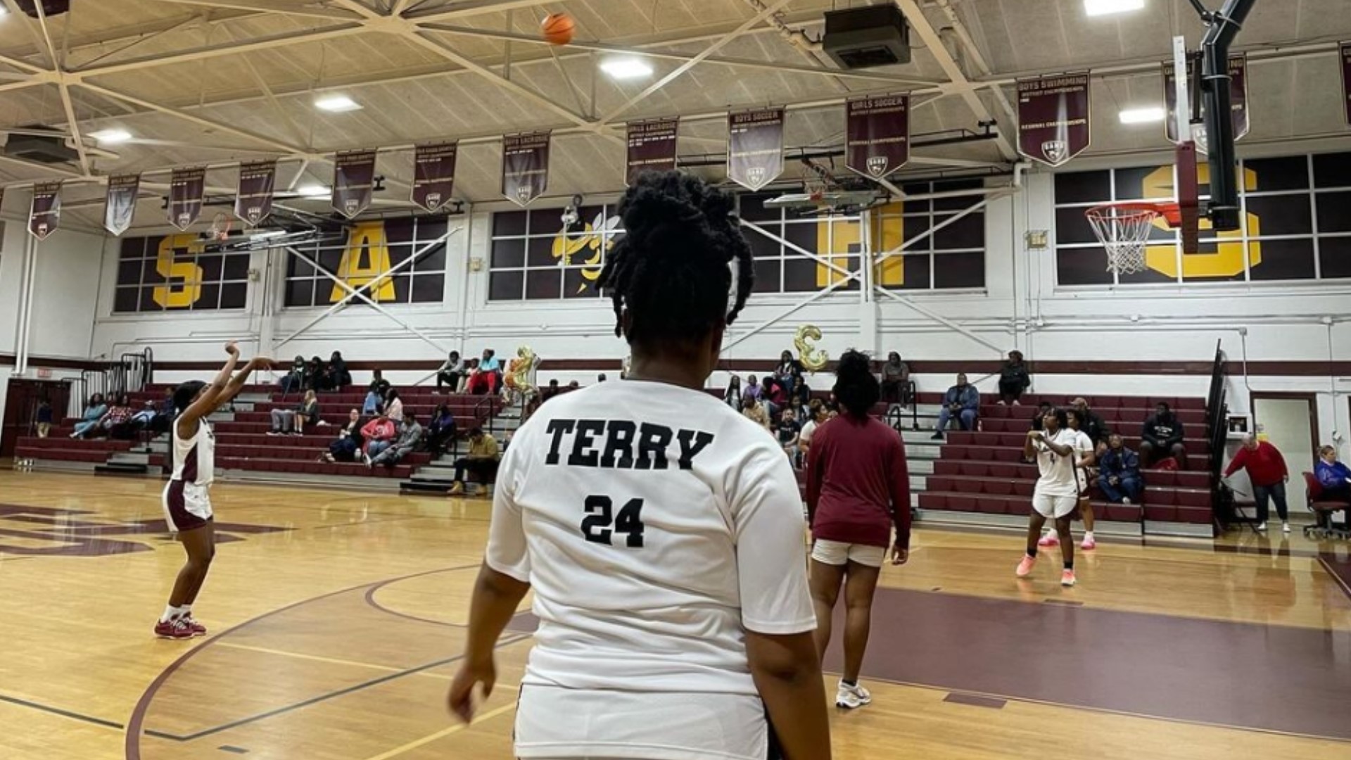 The Yellow Jackets will hit the road, putting their four-game win streak on the line against the Palatka Lady Panthers. Tip-off is at six o'clock.