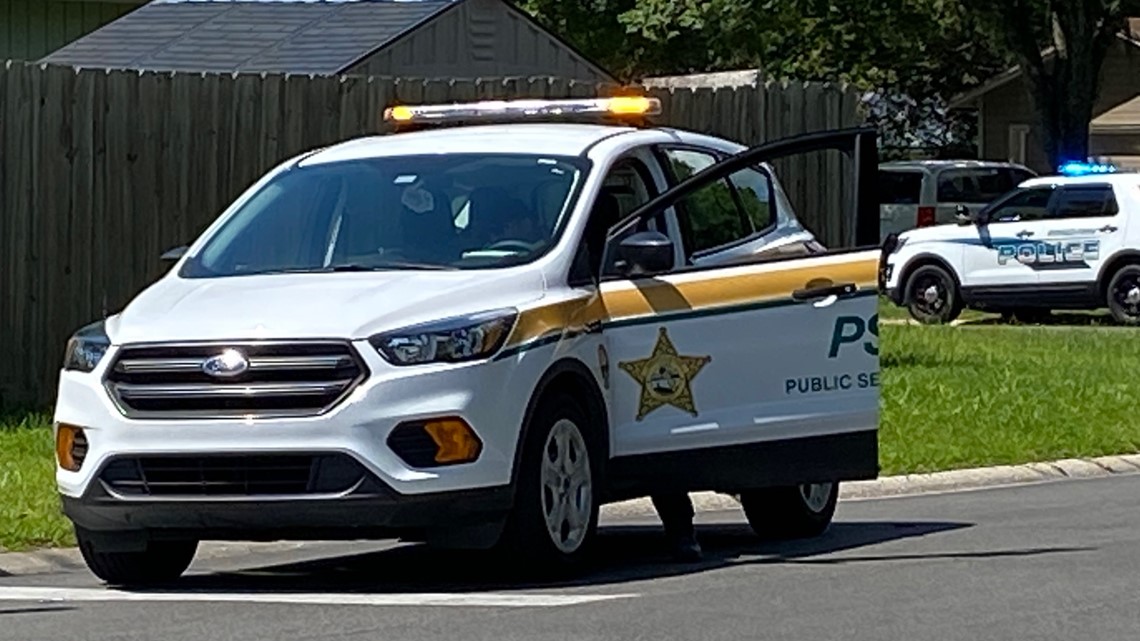 Clay County deputies working SWAT situation | firstcoastnews.com - Vimarsana News