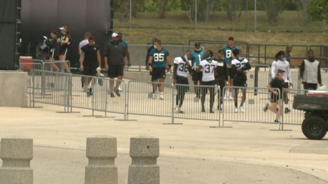 Tim Tebow steps out in teal practice jersey for Jaguars