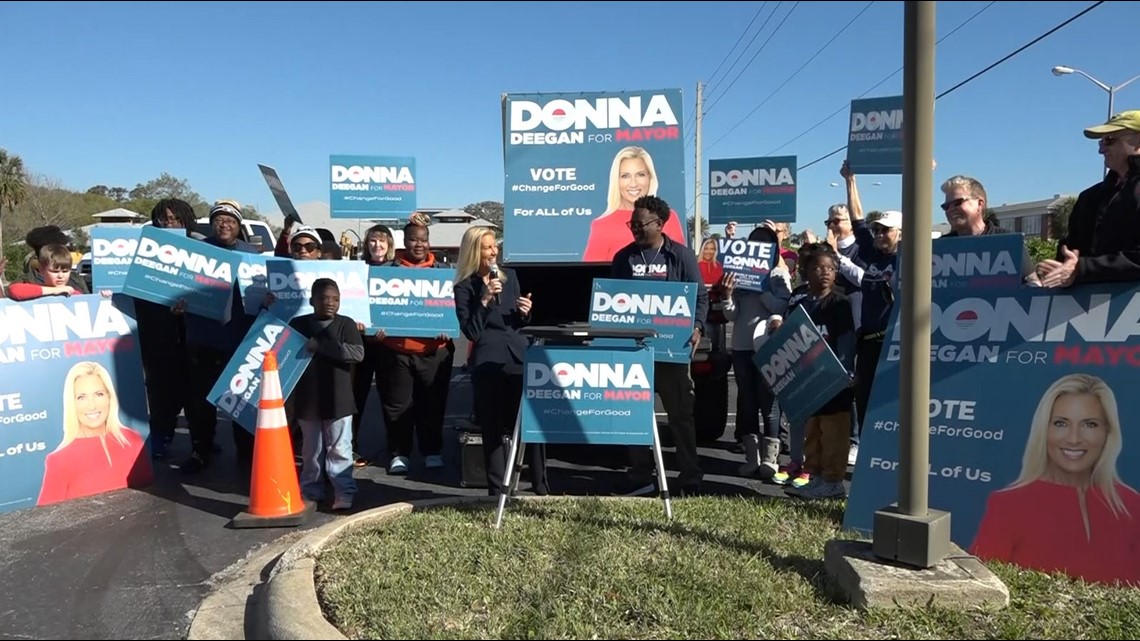 Jacksonville Mayoral Candidate Donna Deegan casts ballot