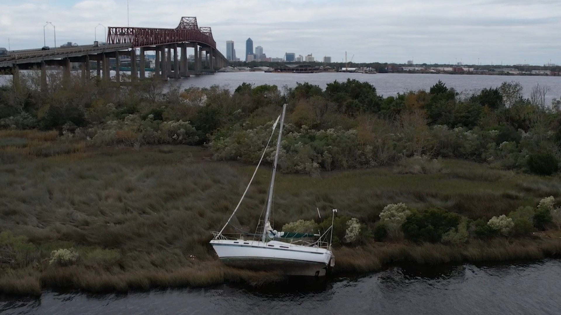 boat-stranded-on-island-during-tropical-storm-nicole-firstcoastnews