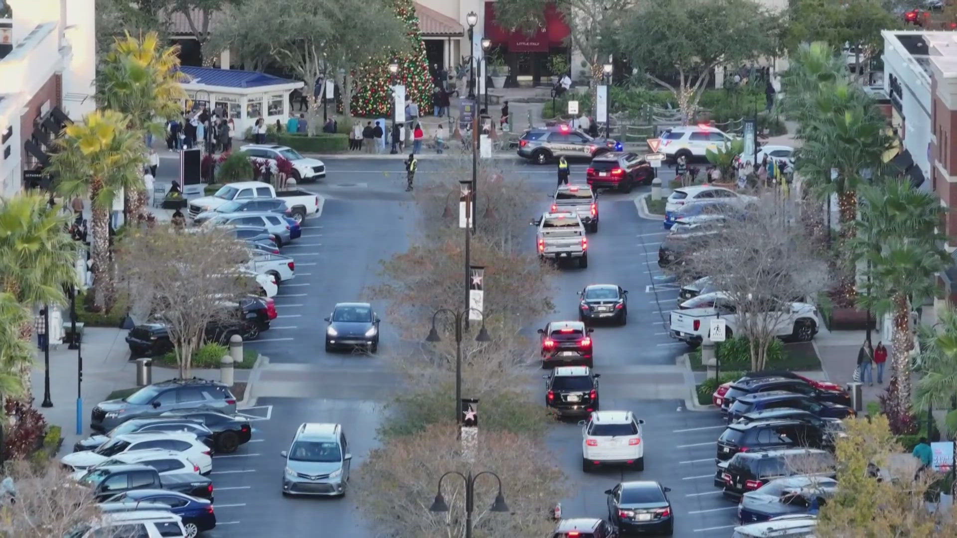 Major traffic backups and crowding at the St. Johns Town Center posed a problem for shoppers looking to get the best deals.