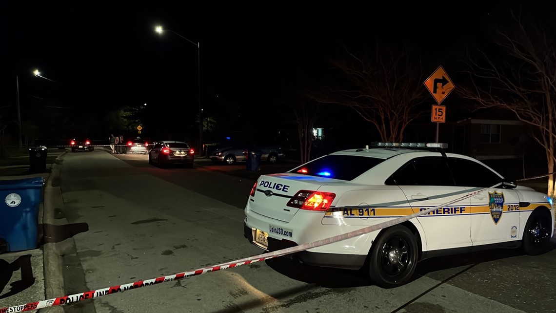 Man shot on Ken Knight Drive West in Jacksonville Friday morning - Vimarsana News