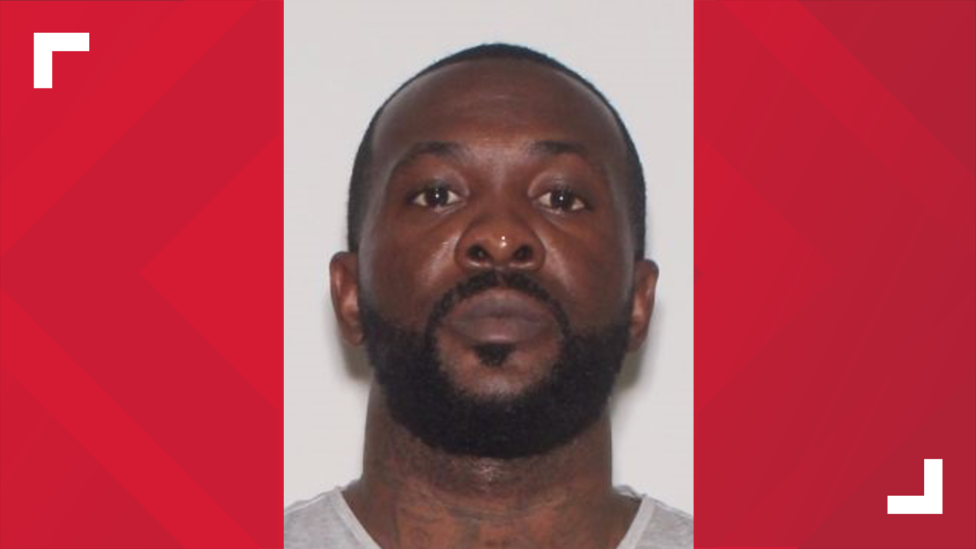 Search underway for 'armed and dangerous' man in Oakleaf