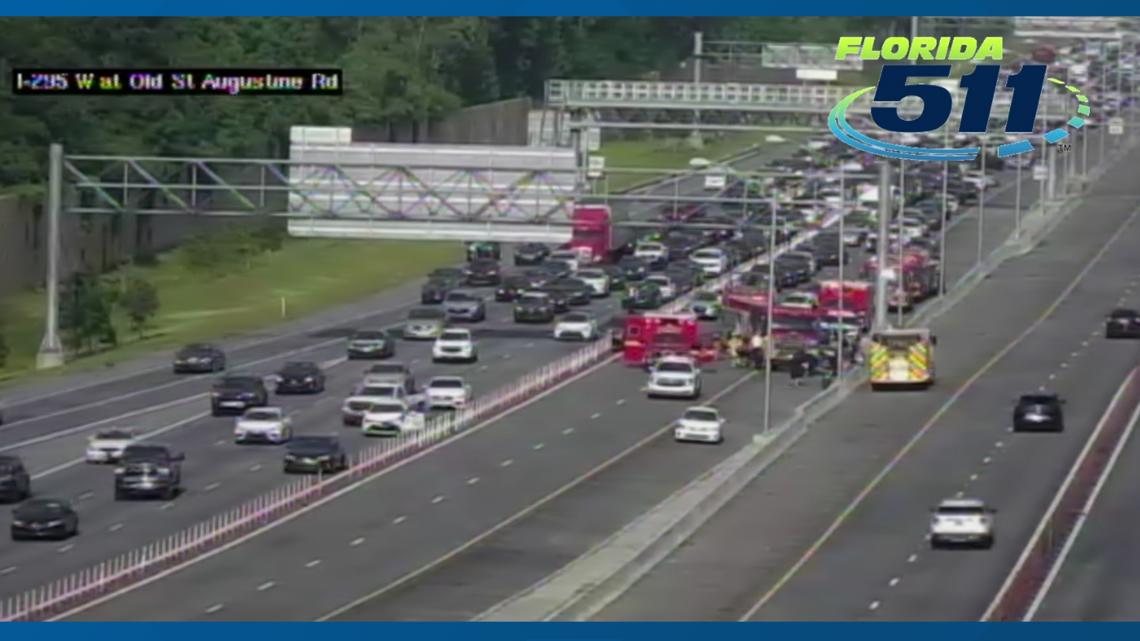FHP: Woman dead after 5 vehicles crash on I-295 in Jacksonville - Vimarsana News
