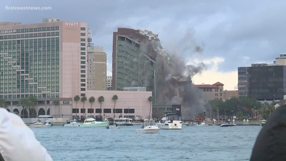 WATCH: Old City Hall Annex building implosion | firstcoastnews.com