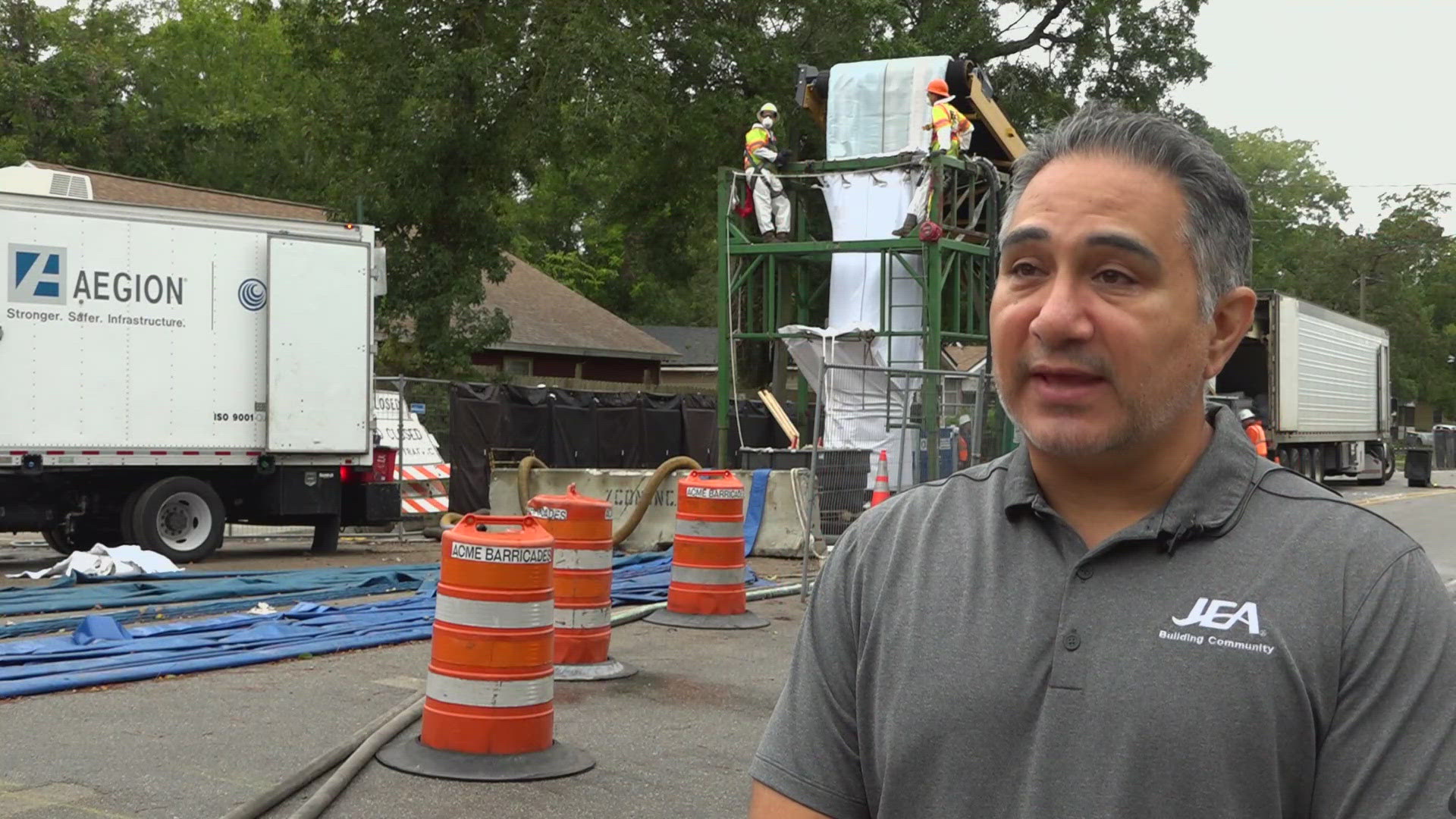 JEA crews are replacing a massive underground pipe without tearing up the road.