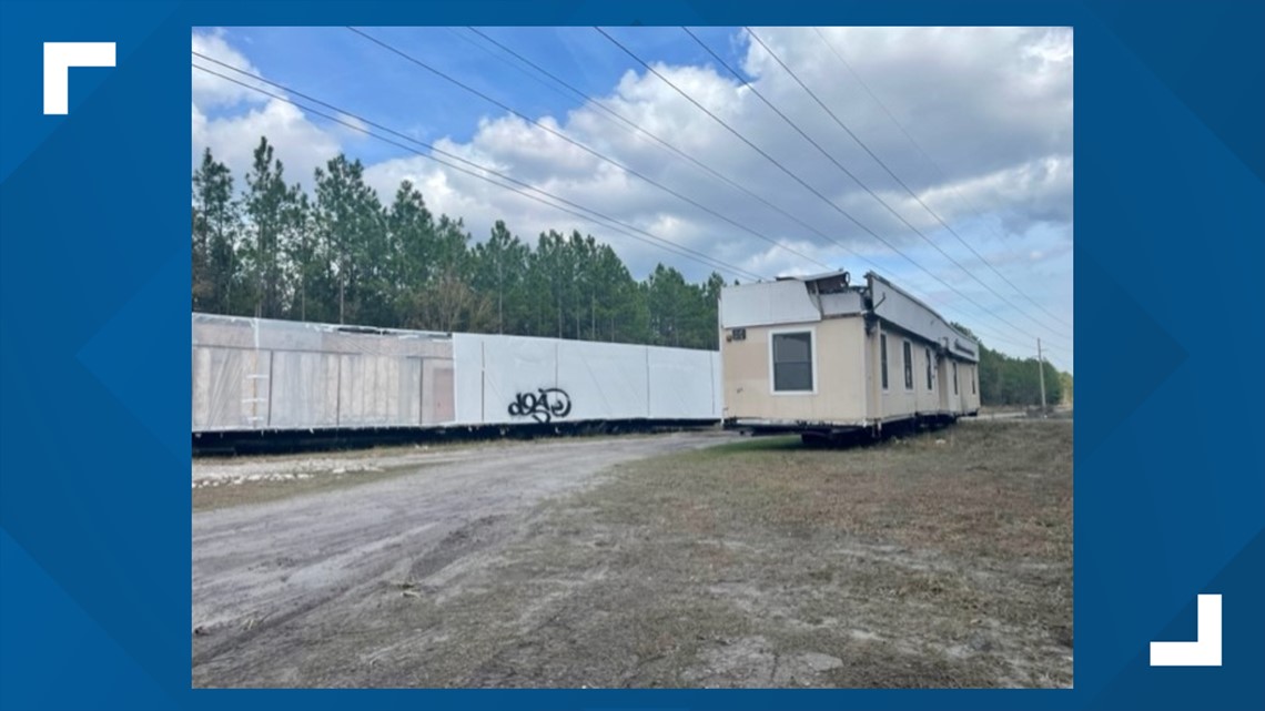 St. Johns County neighbors want abandoned trailers removed from their community - Vimarsana News