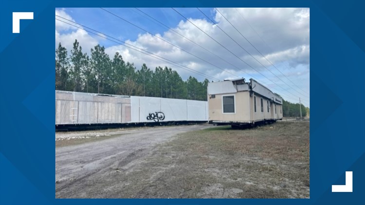 St. Johns County neighbors want abandoned trailers removed from their community