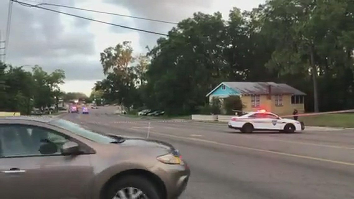 Jacksonville man found shot in street at Lem Turner, died