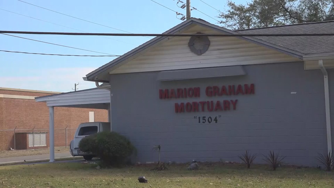 Three bodies "infested" with bugs found in Jacksonville mortuary - Vimarsana News