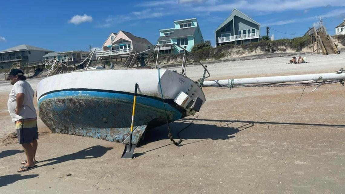 Sailboat found 5 miles away, owners say pirates did it - Vimarsana News